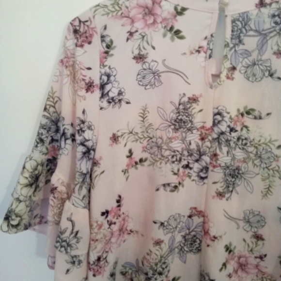 Urban Romantics Ruffled 3/4 Sleeve Blouse with PeekaBoo Opening at Front - Picture 5 of 14